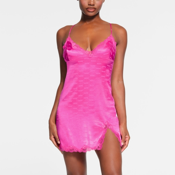 2. NWT SKIMS JACQUARD LACE SLIP DRESS IN HOT PINK - Picture 2 of 7